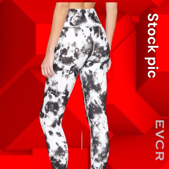 EVCR Black and White Tie-Dye Leggings - Picture 1 of 7